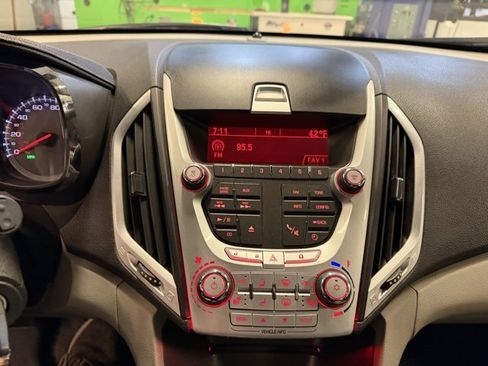 Used 2011 GMC Terrain SLT image 25