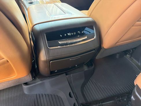 Used 2023 Cadillac Escalade ESV Sport w/ LPO, ONYX Package AWD/4WD image 36