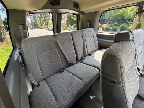 Used 2018 Chevrolet Express 2500 LS w/ Driver Convenience Package RWD image 21