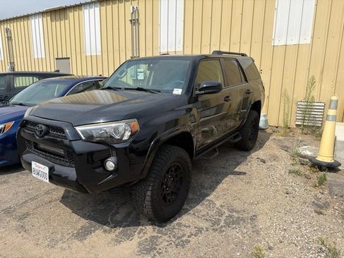 Used 2017 Toyota 4Runner SR5 AWD/4WD image 1