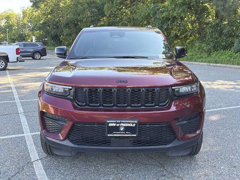 Used 2024 Jeep Grand Cherokee Altitude AWD/4WD image 14