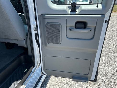 Used 2011 Ford E-350 and Econoline 350 XLT RWD image 35