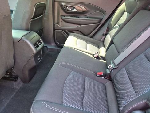 Used 2023 GMC Terrain SLE w/ Driver Convenience Package FWD image 24