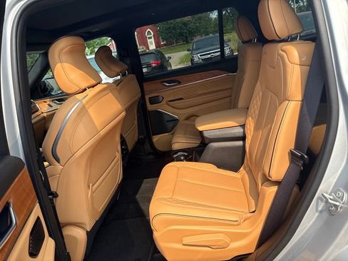 Used 2025 Jeep Grand Cherokee L Summit AWD/4WD image 21