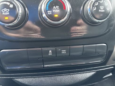 Used 2013 RAM 1500 Big Horn image 38