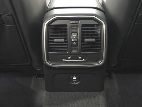 Certified 2022 Porsche Macan S AWD/4WD image 26