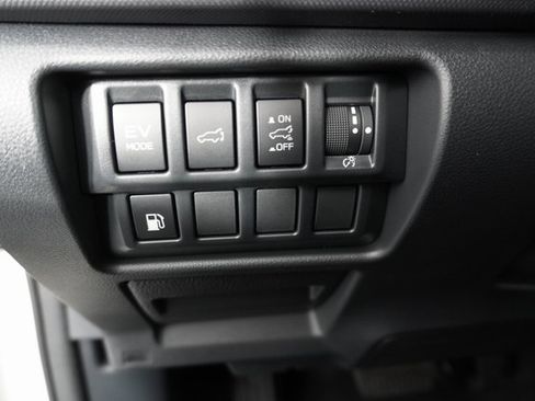 New 2025 Subaru Forester Limited w/ Popular Package image 15