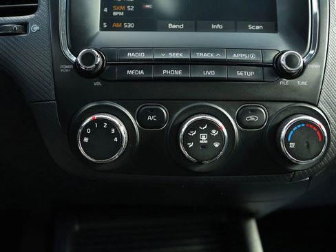 Used 2017 Kia Forte S w/ S Technology Package image 21