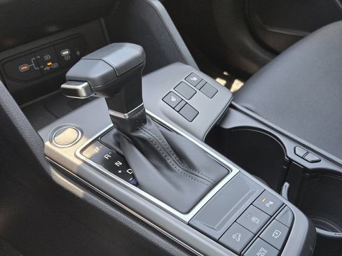 New 2026 Kia Sportage EX FWD image 17