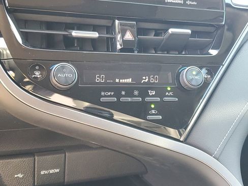 Used 2021 Toyota Camry XSE w/ Navigation Package image 19