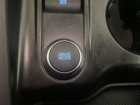Used 2025 Ford Explorer Active AWD/4WD image 6