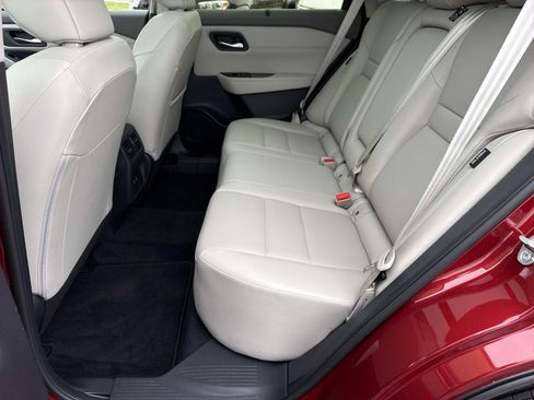 Used 2024 Nissan Rogue SV w/ SV Premium Package AWD/4WD image 28