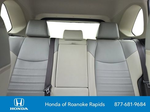 Used 2019 Toyota RAV4 XLE Premium FWD image 18