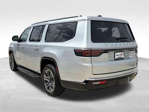 Used 2024 Jeep Wagoneer L Series II w/ Flexible Seating Group image 7