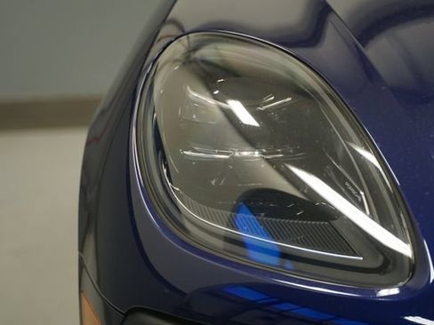 Certified 2026 Porsche Macan AWD/4WD image 15