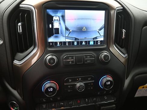 Used 2021 Chevrolet Silverado 2500 High Country w/ Z71 Off-Road Package AWD/4WD image 4