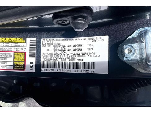 Used 2022 Toyota Tacoma TRD Off-Road AWD/4WD image 36