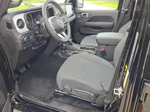 Certified 2025 Jeep Wrangler Unlimited Sahara w/ Safety Group AWD/4WD image 20