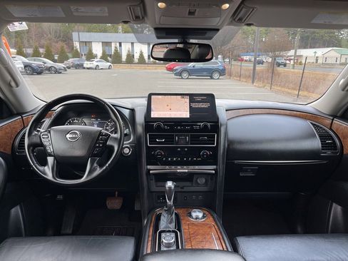 Used 2024 Nissan Armada SL w/ Captain's Chairs Package image 8