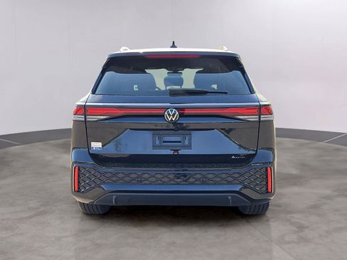 Certified 2026 Volkswagen Tiguan SE R-Line AWD/4WD image 5