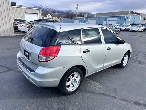 Used 2004 Toyota Matrix image 3
