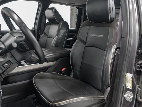 Used 2024 RAM 3500 Laramie w/ Night Edition image 31