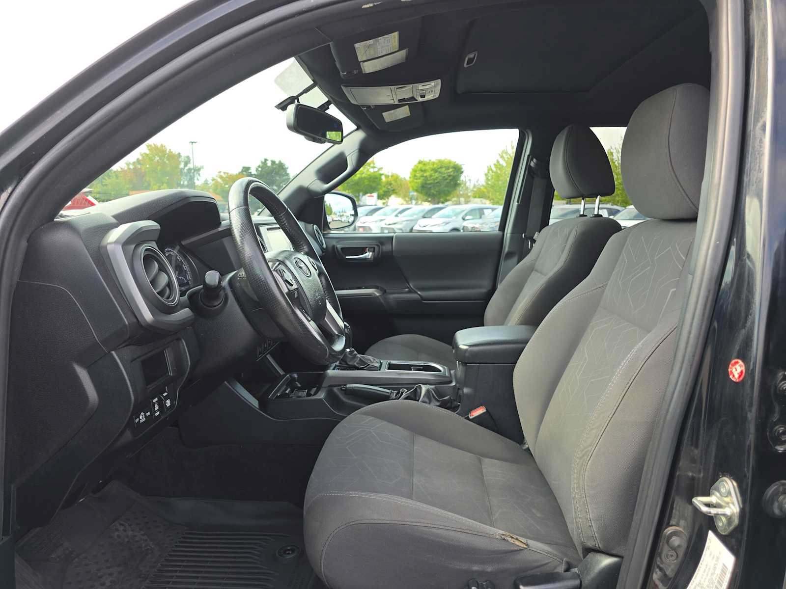 Used 2017 Toyota Tacoma TRD Sport w/ Premium & Technology Package AWD/4WD image 24