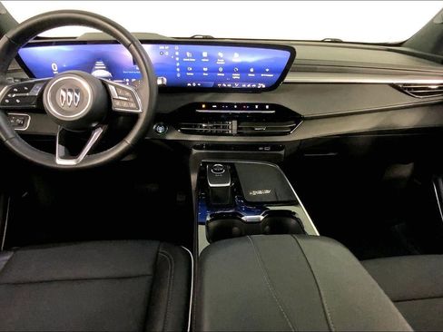 Used 2025 Buick Enclave Preferred FWD image 47