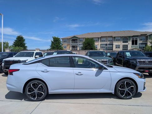 New 2026 Nissan Altima 2.5 SR FWD image 3