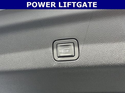 Certified 2025 Chevrolet Tahoe RST image 18