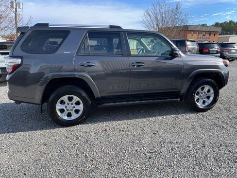 Used 2019 Toyota 4Runner SR5 Premium image 6