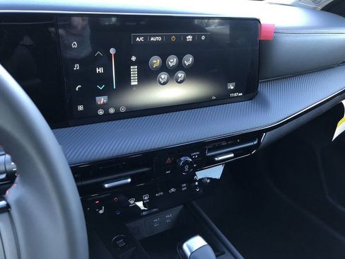 New 2026 Nissan Kicks SR w/ Cold Weather Package AWD/4WD image 29