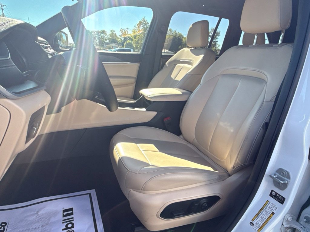 Used 2025 Jeep Grand Cherokee Limited AWD/4WD image 20