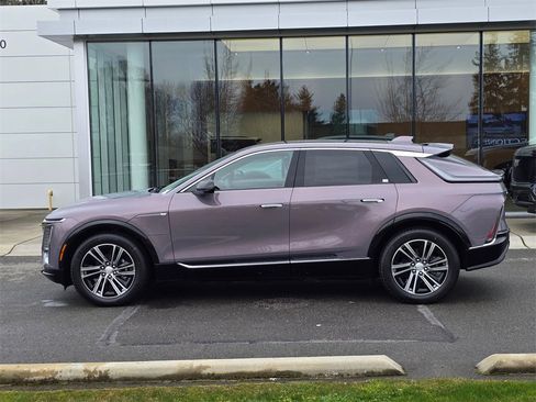 New 2026 Cadillac Lyriq Premium Luxury image 2