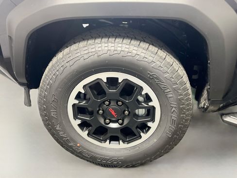 Used 2025 Toyota 4Runner TRD Off-Road Premium AWD/4WD image 13