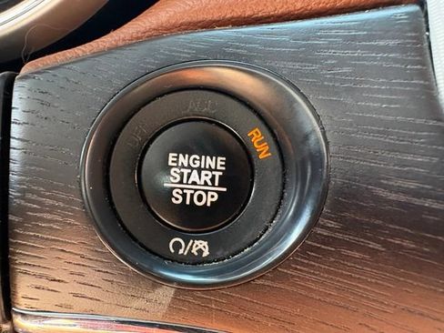 Used 2018 Jeep Grand Cherokee Summit AWD/4WD image 23