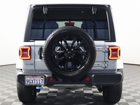 Used 2023 Jeep Wrangler Unlimited Sahara AWD/4WD image 5