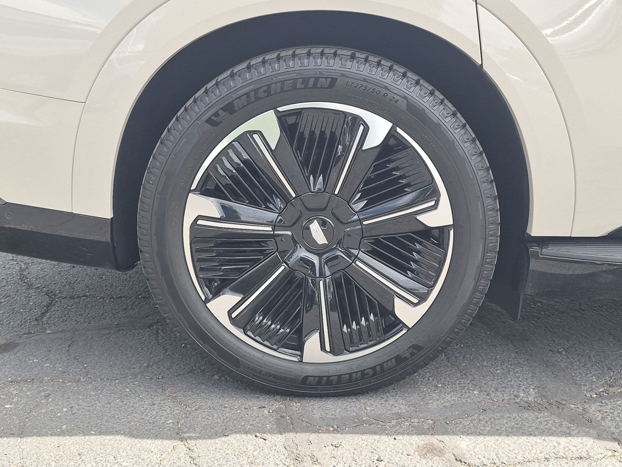 Certified 2026 Cadillac Escalade IQL Sport 2 AWD/4WD image 13