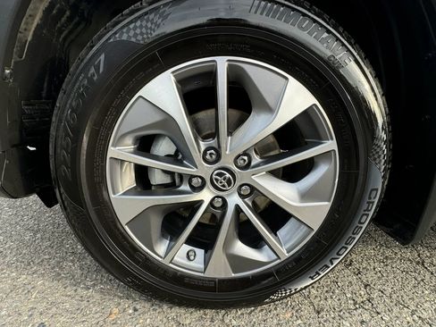 Used 2017 Toyota RAV4 XLE AWD/4WD image 20