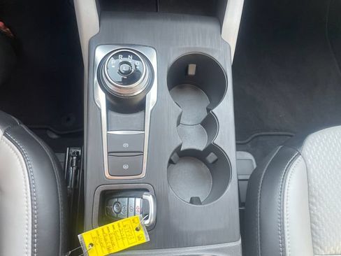 Used 2026 Ford Escape SE FWD image 15