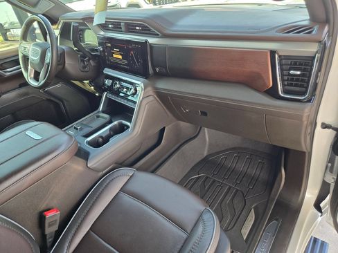 Used 2024 GMC Sierra 3500 Denali w/ Denali Reserve Package AWD/4WD image 24