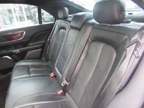 Used 2018 Lincoln Continental Reserve image 20