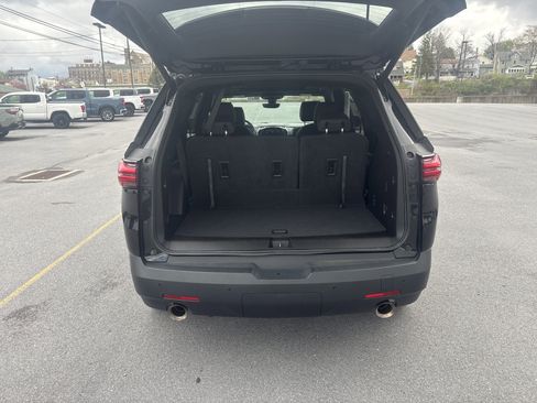 Used 2023 Chevrolet Traverse LT image 5