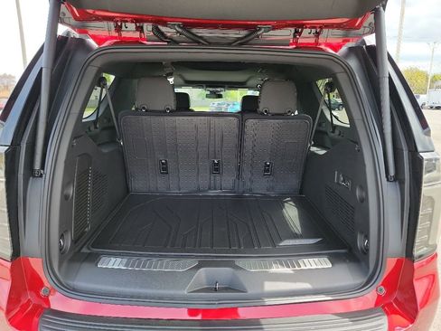 New 2026 Chevrolet Suburban Premier w/ Sun And Tow Package AWD/4WD image 15