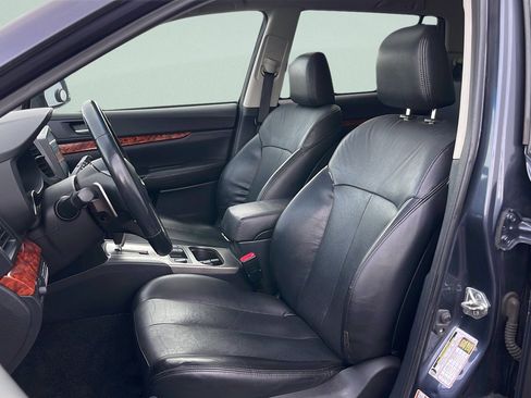 Used 2010 Subaru Outback 2.5i Limited w/ Popular Equipment Group 2A image 39