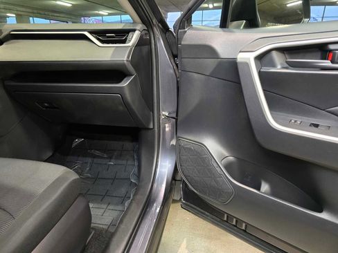 Used 2022 Toyota RAV4 LE image 28