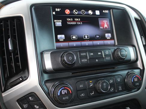 Used 2015 GMC Sierra 2500 SLT w/ Duramax Plus Package image 31