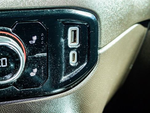 Used 2022 Chevrolet Silverado 1500 LT Trail Boss w/ LT Trail Boss Premium Package image 16