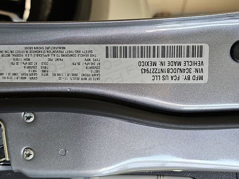 Used 2022 Jeep Compass Limited image 35