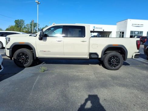 Used 2026 GMC Sierra 2500 AT4 w/ AT4 Premium Plus Package image 3